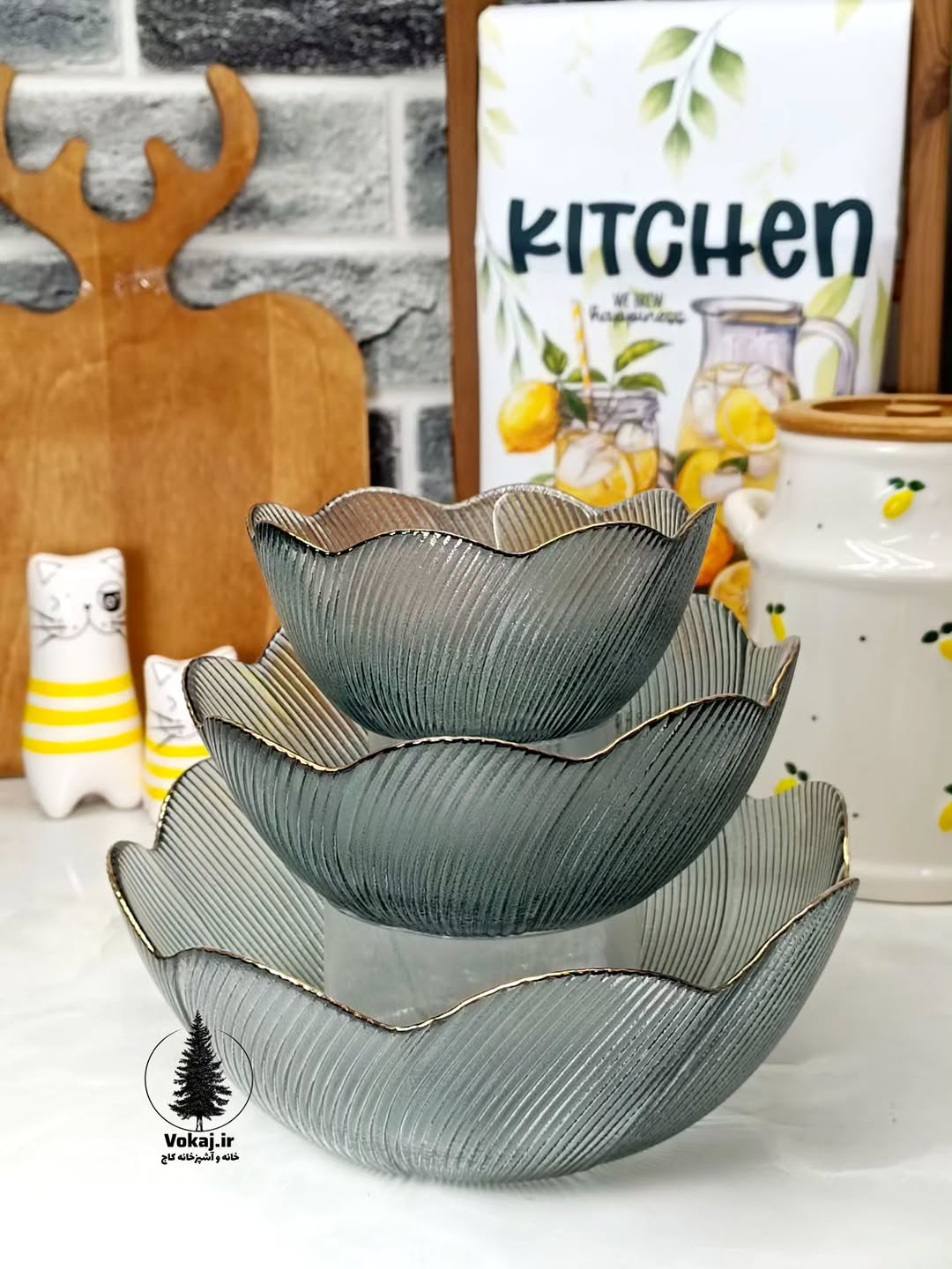 کاسه شیشه‌ای گلبرگی